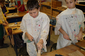 Abs&auml;gen der Holzd&uuml;bel