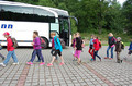 Mit drei Bussen ging es los...
